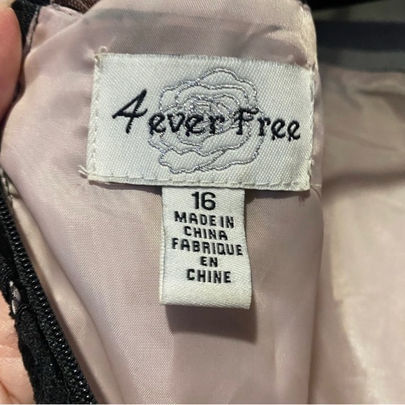 Formal Black Dresd - Picture 6 of 6